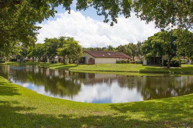 4907 Boxwood Circle, Boynton Beach, FL 33436