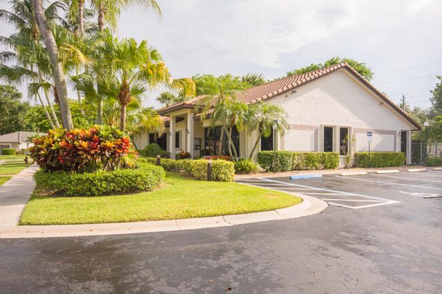 4907 Boxwood Circle, Boynton Beach, FL 33436