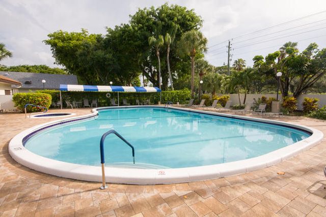 4907 Boxwood Circle, Boynton Beach, FL 33436