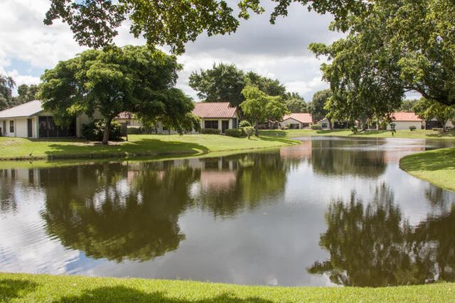 4907 Boxwood Circle, Boynton Beach, FL 33436