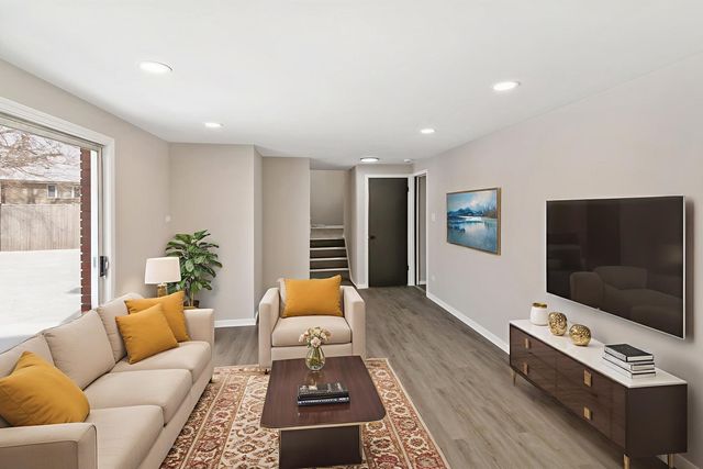 9204 Kedvale Avenue, Oak Lawn, IL 60453