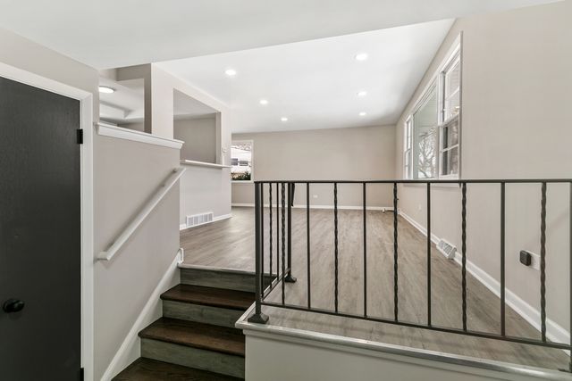 9204 Kedvale Avenue, Oak Lawn, IL 60453