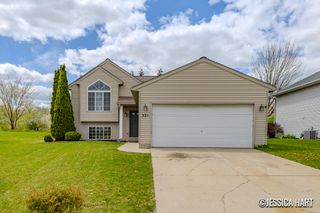 321 Pioneer Trail Ne, Cedar Springs City, MI 49319