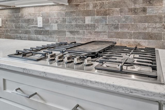 17 Alpine DR, Union Hall, VA 24176