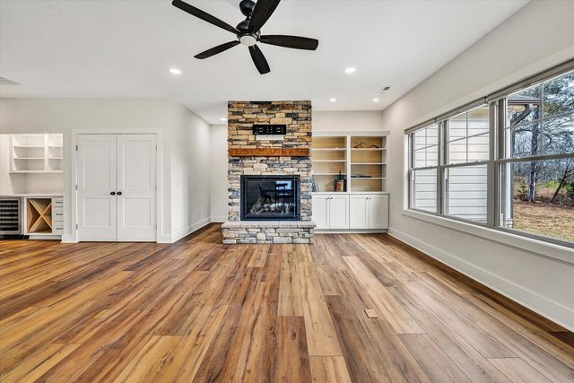 17 Alpine DR, Union Hall, VA 24176