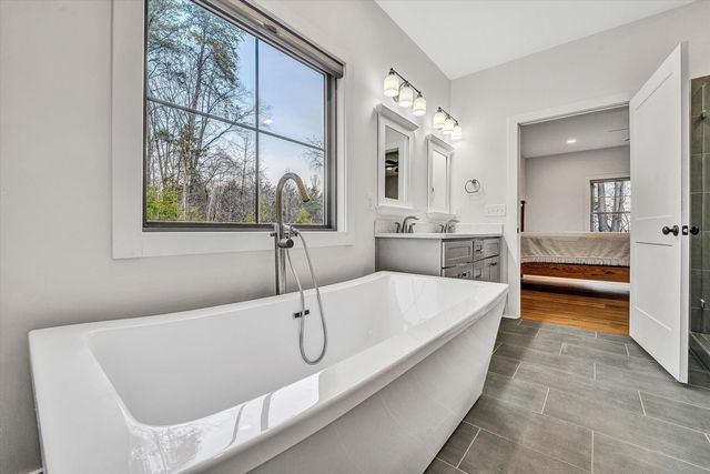 17 Alpine DR, Union Hall, VA 24176