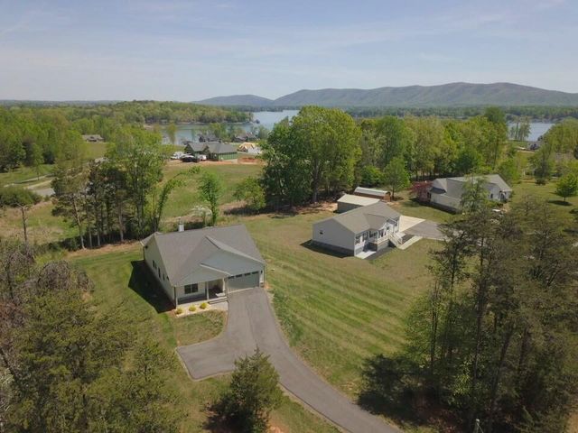 17 Alpine DR, Union Hall, VA 24176
