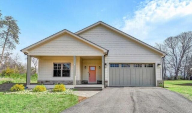 17 Alpine DR, Union Hall, VA 24176