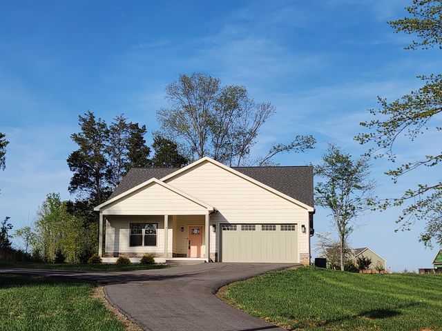 17 Alpine DR, Union Hall, VA 24176