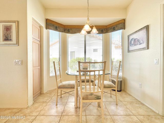 9524 N Twinkling Shadows Way, Tucson, AZ 85743