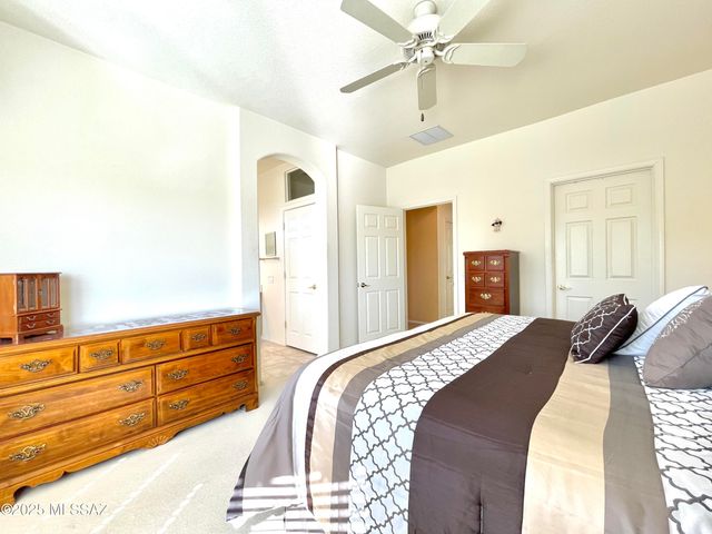 9524 N Twinkling Shadows Way, Tucson, AZ 85743