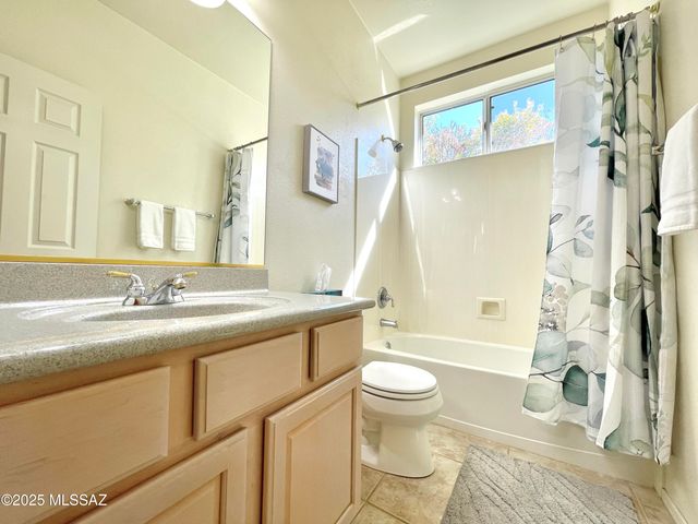 9524 N Twinkling Shadows Way, Tucson, AZ 85743