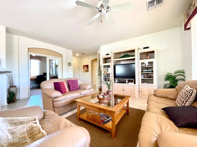 9524 N Twinkling Shadows Way, Tucson, AZ 85743