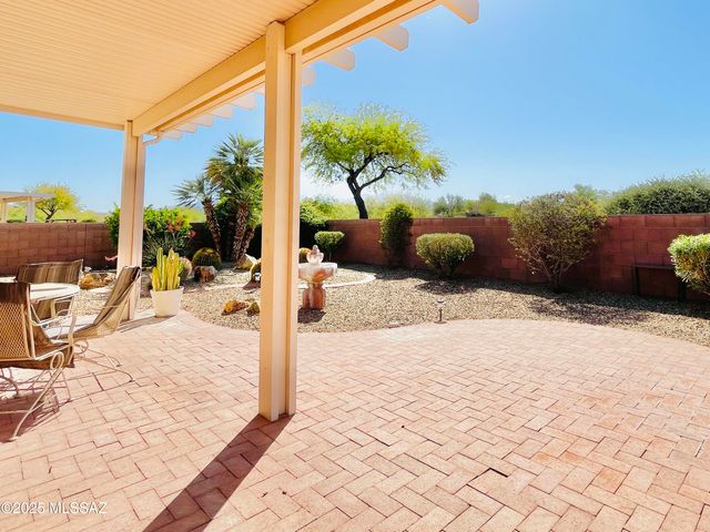 9524 N Twinkling Shadows Way, Tucson, AZ 85743
