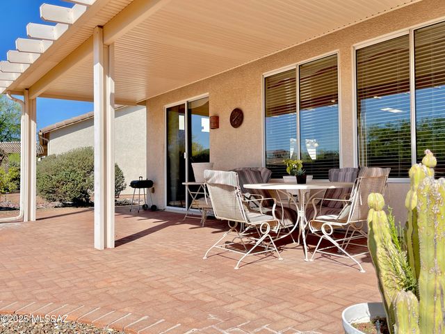 9524 N Twinkling Shadows Way, Tucson, AZ 85743