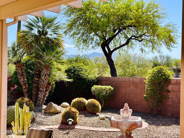 9524 N Twinkling Shadows Way, Tucson, AZ 85743