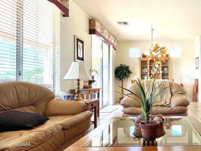 9524 N Twinkling Shadows Way, Tucson, AZ 85743