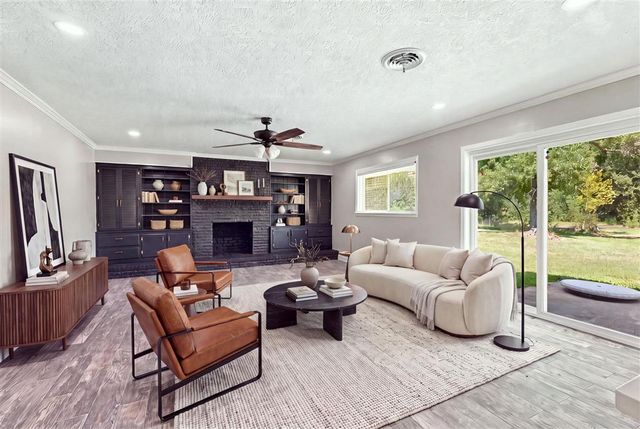 1156 Sistrunk Road, Lake Charles, LA 70611