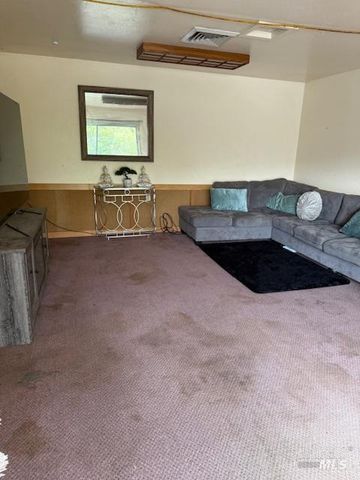 23740 Greely St, Covelo, CA 95428