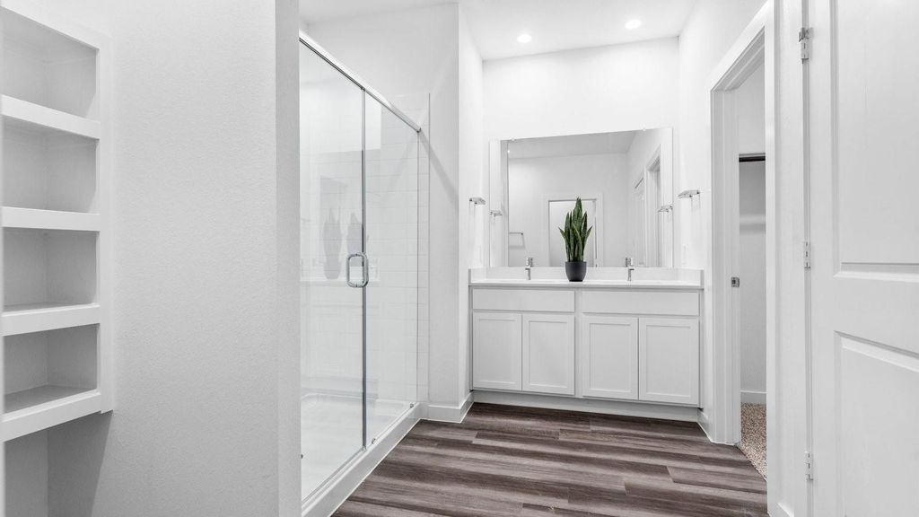 Image 19 of property listing at 31315 Mila Cove Court, Fulshear, TX 77441