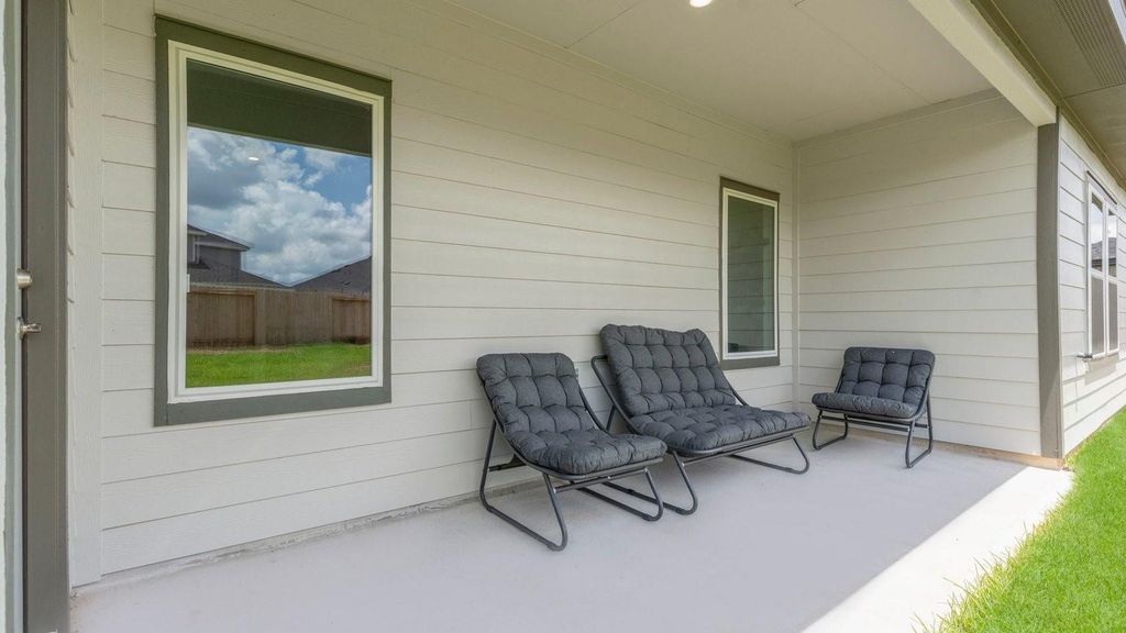 Image 25 of property listing at 31315 Mila Cove Court, Fulshear, TX 77441