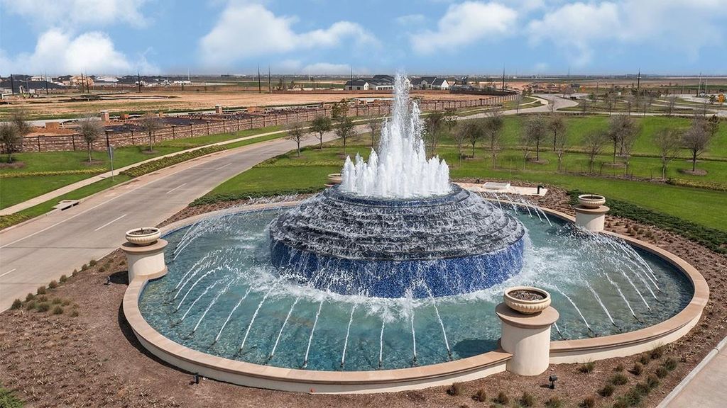 Image 29 of property listing at 31315 Mila Cove Court, Fulshear, TX 77441