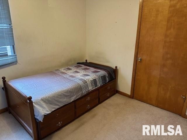 908 VIRGINIA Avenue, Taylorville, IL 62568