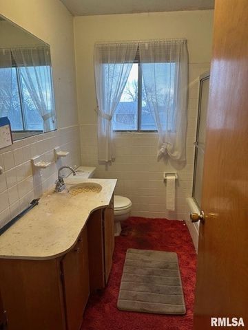 908 VIRGINIA Avenue, Taylorville, IL 62568