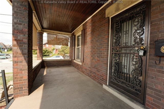 1578 Jackson Street, Charleston, WV 23311