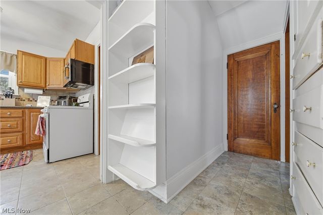 154 Crescent Drive, Akron, OH 44301