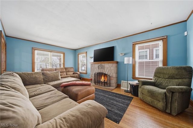 154 Crescent Drive, Akron, OH 44301