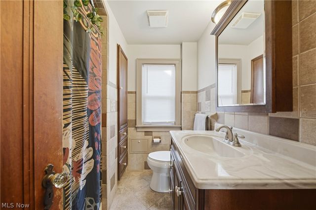 154 Crescent Drive, Akron, OH 44301