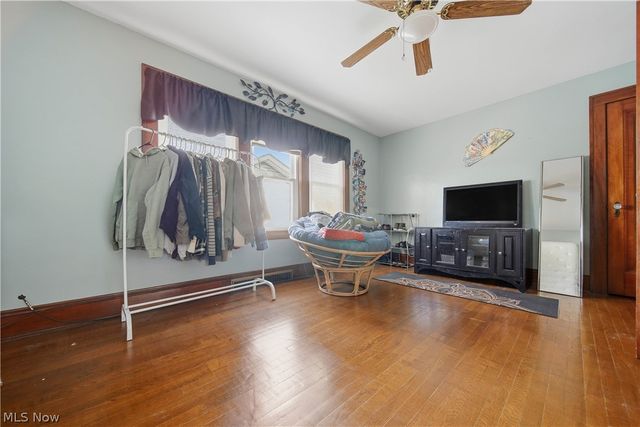 154 Crescent Drive, Akron, OH 44301