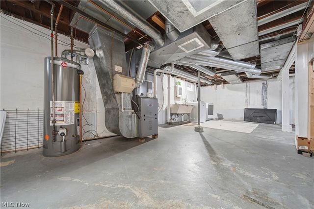 154 Crescent Drive, Akron, OH 44301