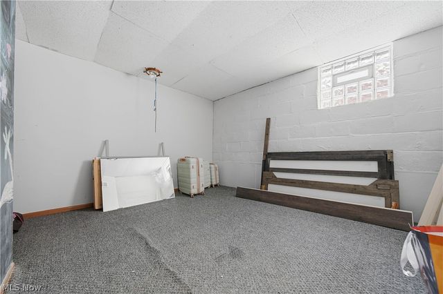 154 Crescent Drive, Akron, OH 44301