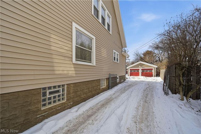 154 Crescent Drive, Akron, OH 44301