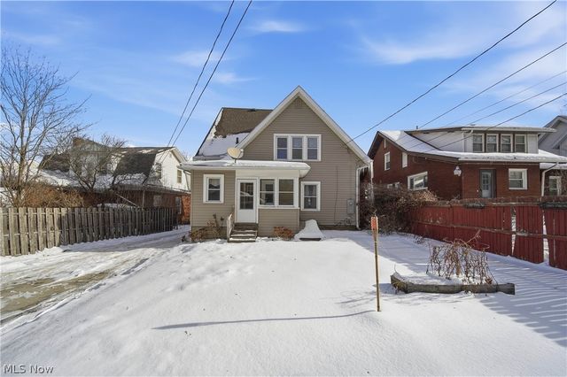 154 Crescent Drive, Akron, OH 44301