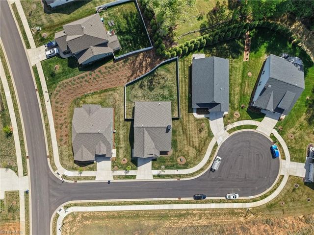 111 Candle Light Court, Advance, NC 27006