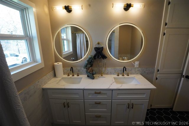 5302 S Saint Louis Avenue, Tulsa, OK 74105