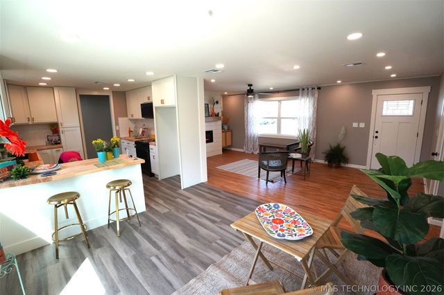 5302 S Saint Louis Avenue, Tulsa, OK 74105