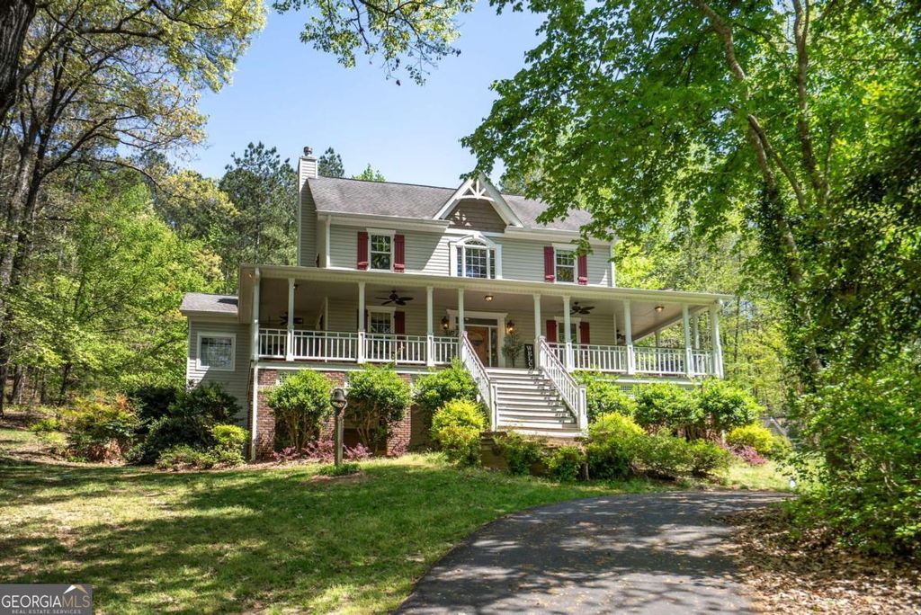 1660 Maple Ridge Drive, Loganville, GA 30052