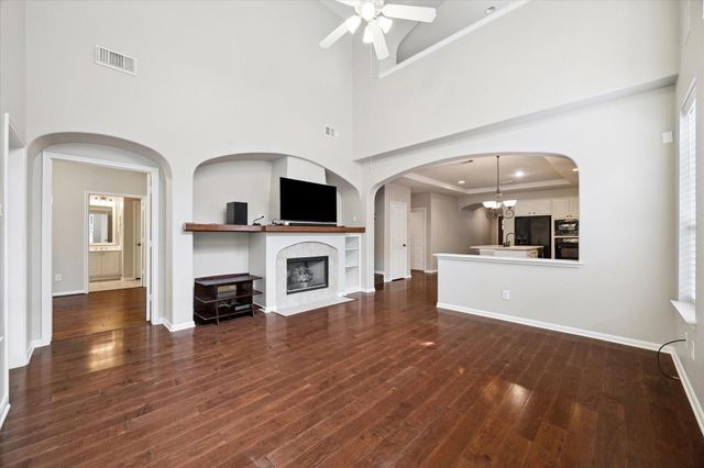 6 Douvaine Court, The Woodlands, TX 77382