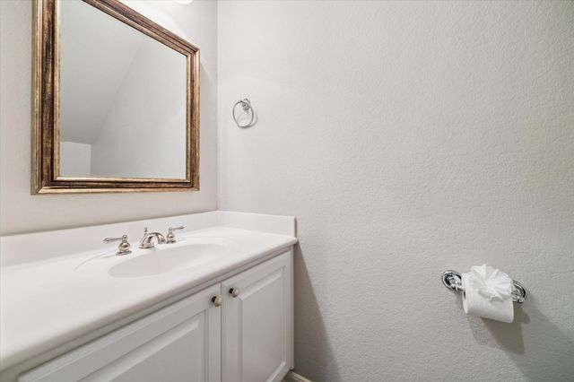 6 Douvaine Court, The Woodlands, TX 77382