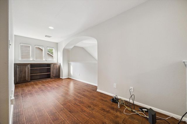 6 Douvaine Court, The Woodlands, TX 77382