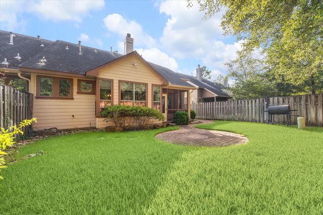 6 Douvaine Court, The Woodlands, TX 77382