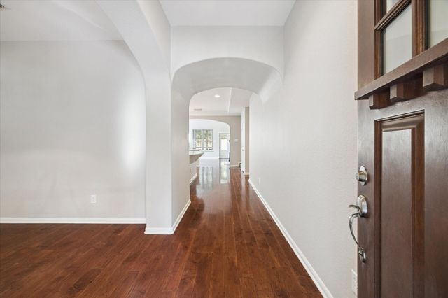 6 Douvaine Court, The Woodlands, TX 77382