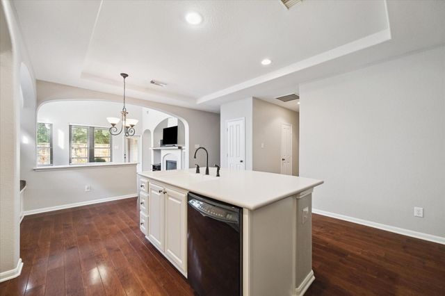 6 Douvaine Court, The Woodlands, TX 77382