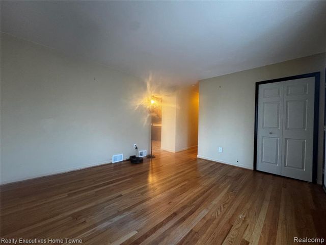 23204 Blackett Avenue, Warren, MI 48089