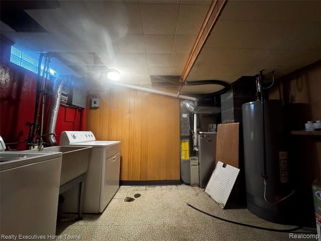 23204 Blackett Avenue, Warren, MI 48089