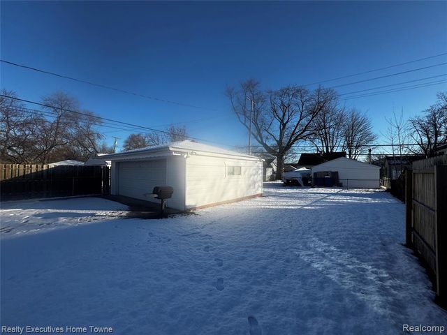 23204 Blackett Avenue, Warren, MI 48089